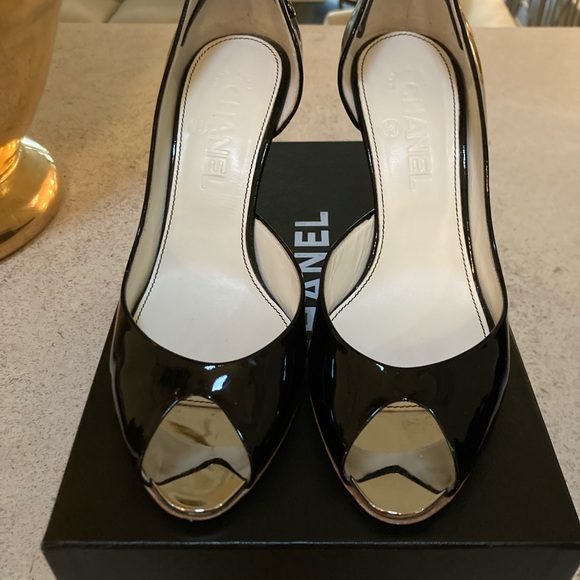 🔥CHANEL 37.5/7.5 Chanel showing this heel style now. Great condition! - Picture 5 of 11